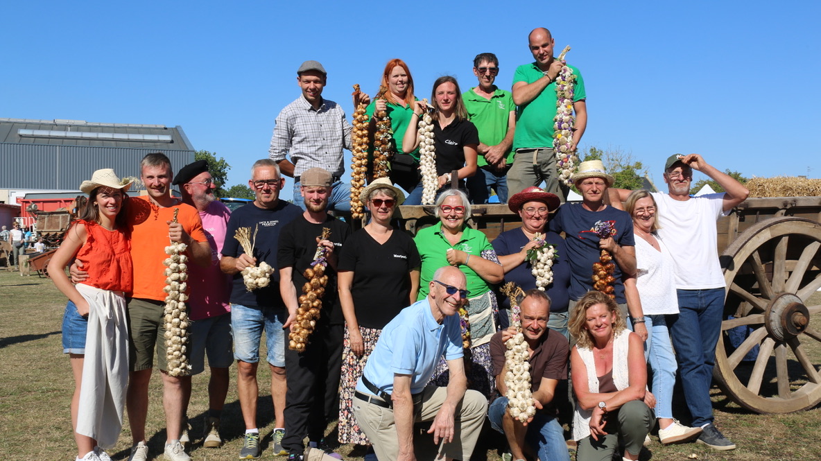 Les producteurs de la Foire à l'ail de Locon